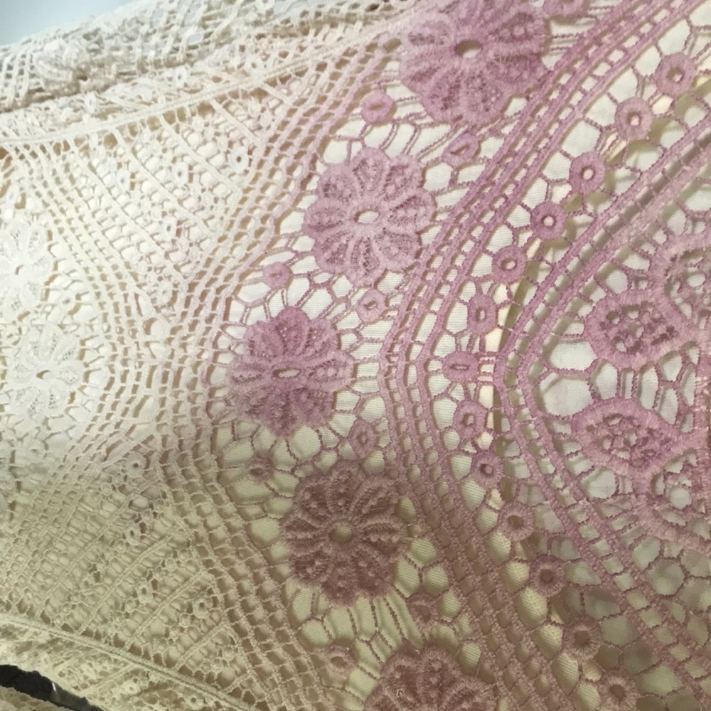Lacy blouse - Picture 3 of 4